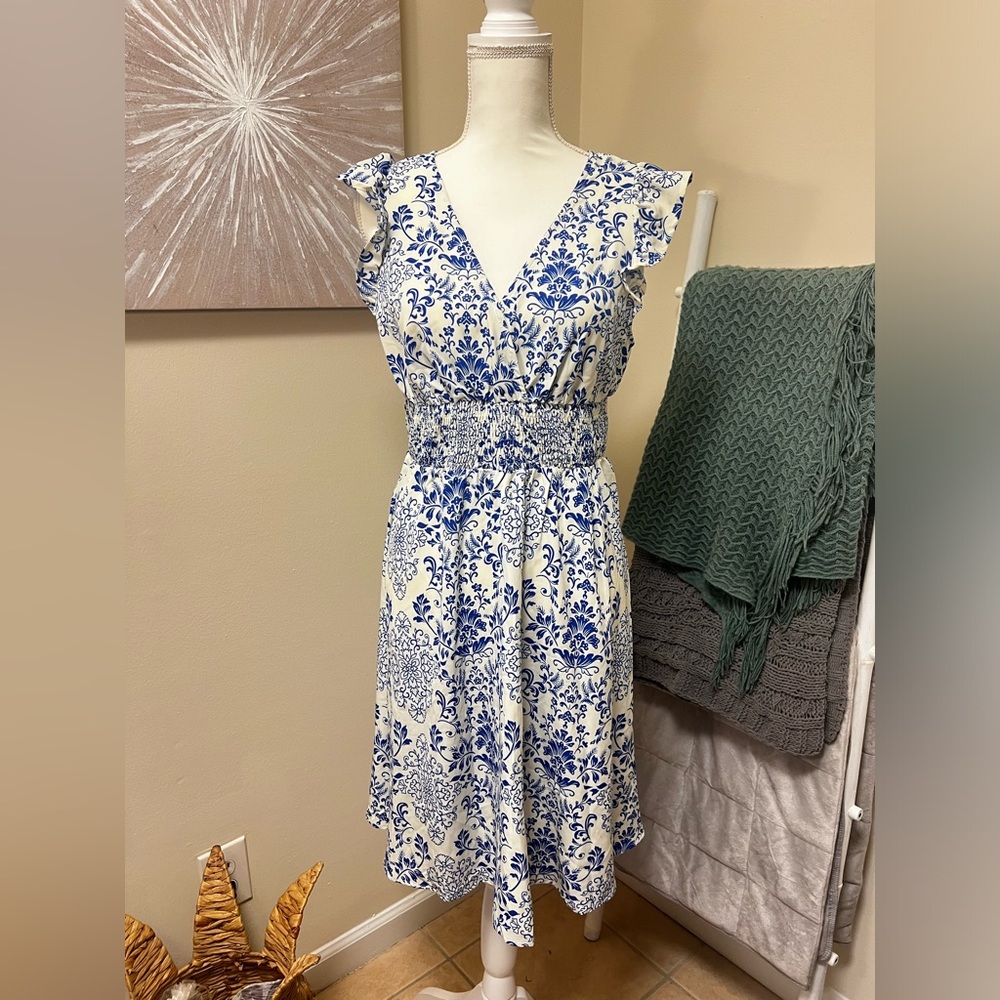 Seasty Blue and White Patterned V-Neck Dress with Elastic Waist
